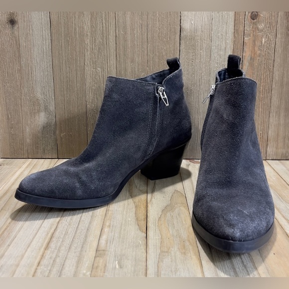 Vince Camuto boots - Picture 7 of 11